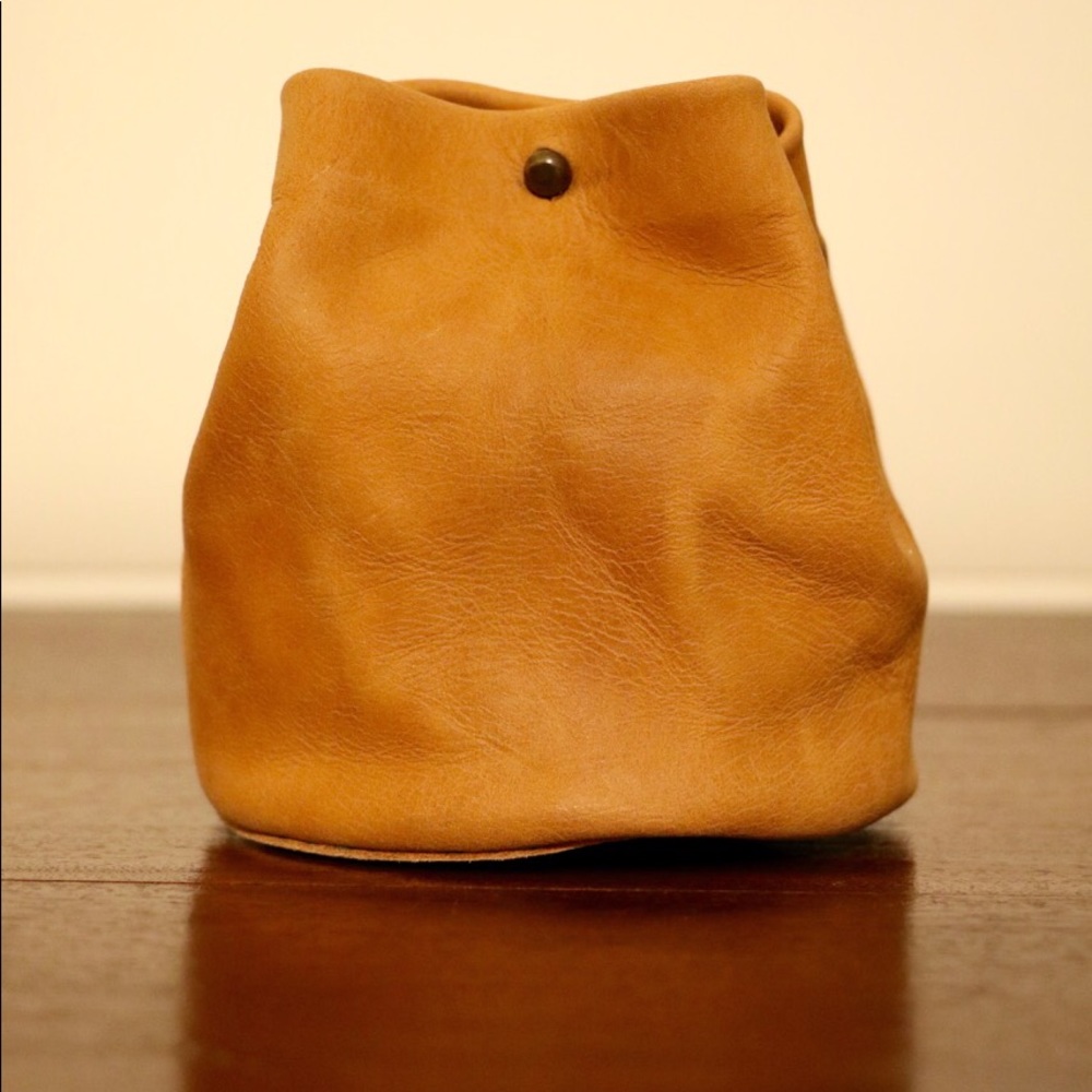 Tracy Tanner Medium sized leather bucket pouch